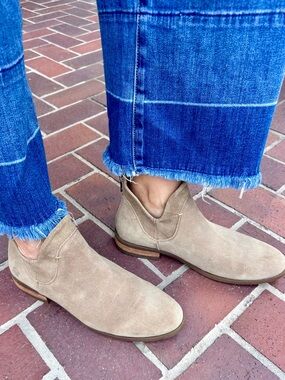 Born Arula Tan Suede Western Ankle Boots Booties Size 8 / 39